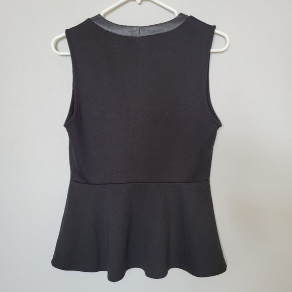 Black Empire Waist Tank Top Women's Medium - Picture 8 of 10